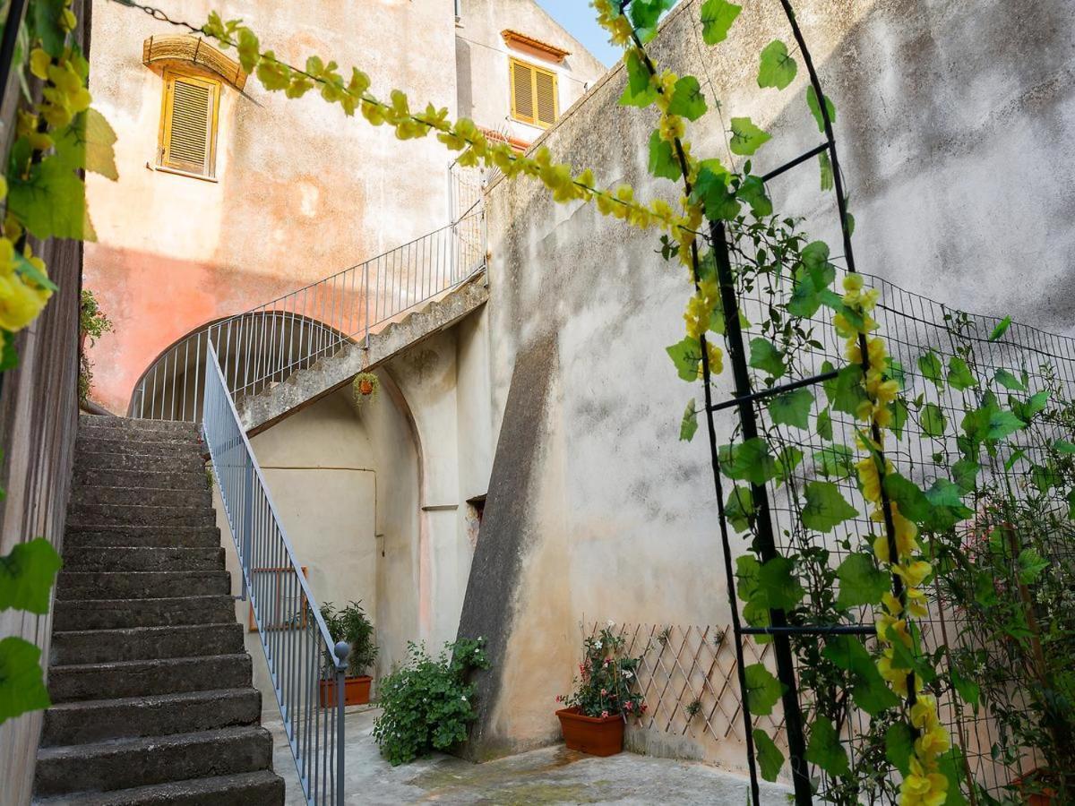 Al Vicolo Stretto Panzió Santa Maria a Vico Kültér fotó