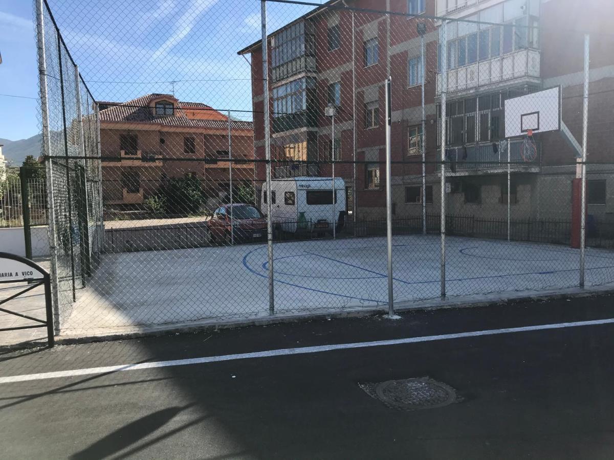 Al Vicolo Stretto Panzió Santa Maria a Vico Kültér fotó